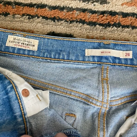 Levi’s Wedgie Jeans - Picture 3 of 4